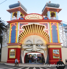 Melbourne - St Kilda Beach - Luna Park