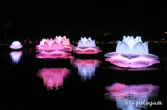 Melbourne - White Night 2015 Giant lotur flowers on the Yarra river
